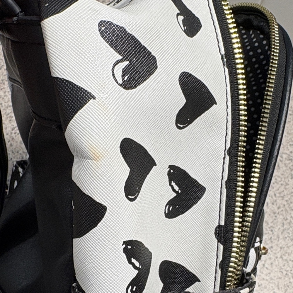 Chic XO Heart Pattern Backpack - Picture 9 of 9